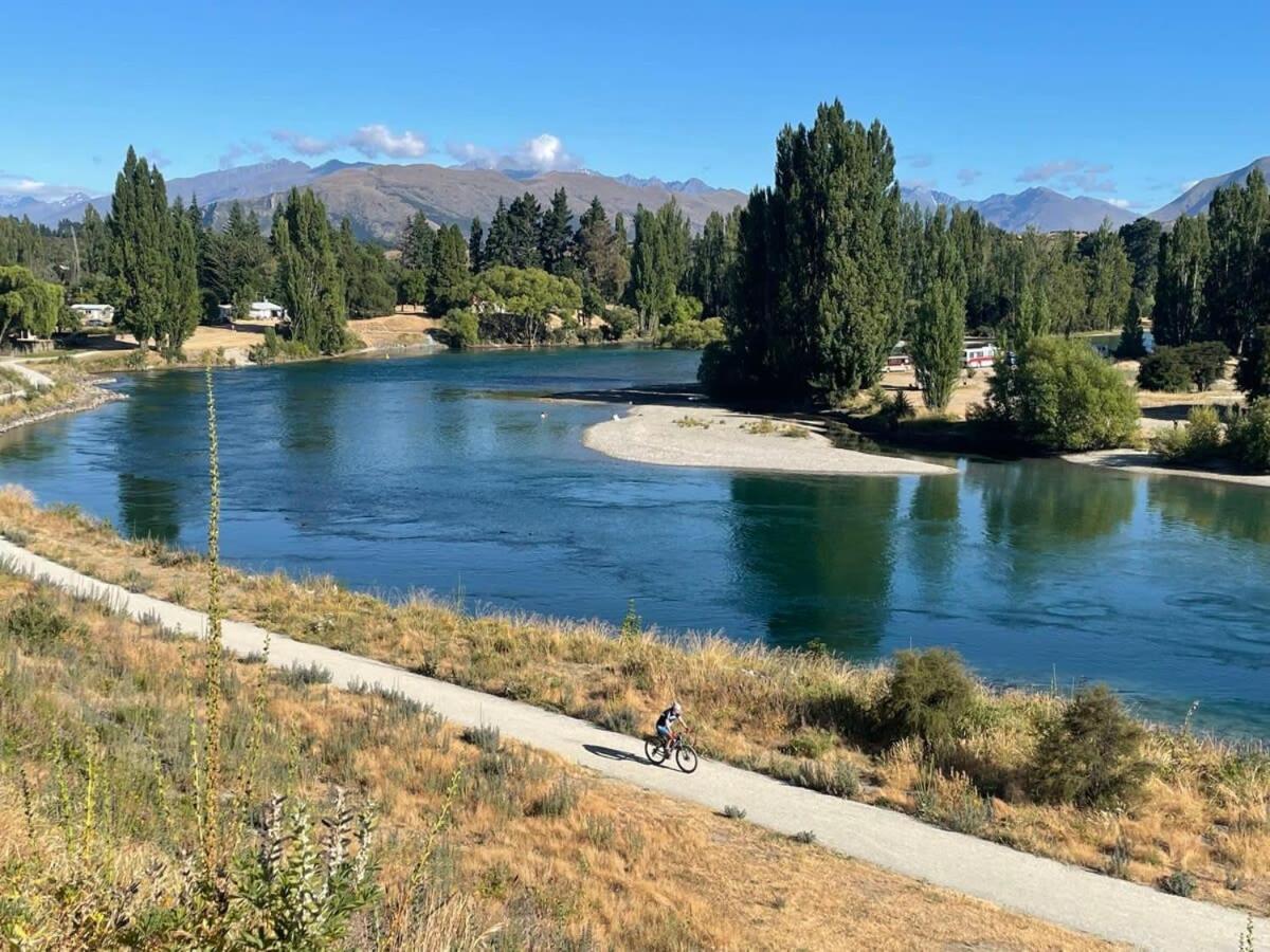 Wanaka Riverside Townhouse Retreat Albert Town 外观 照片